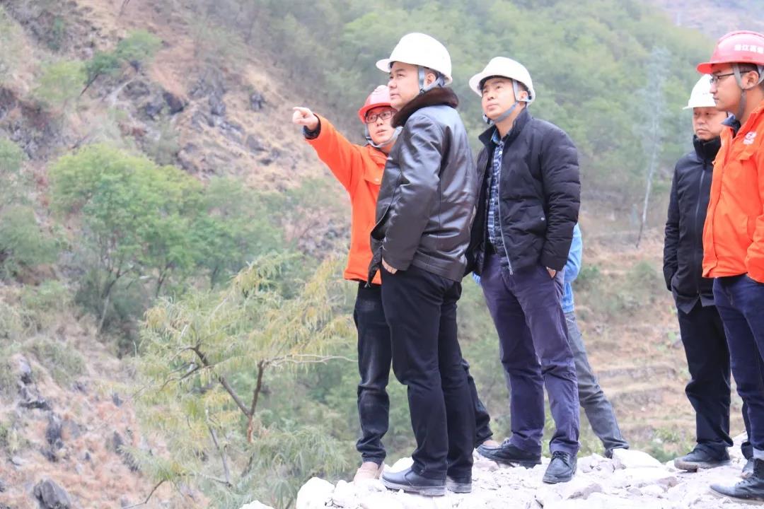 川交路橋黨委委員、董事、總工程師汪碧云赴沿江高速金寧段ZCB1-5項目檢查指導(dǎo)工作